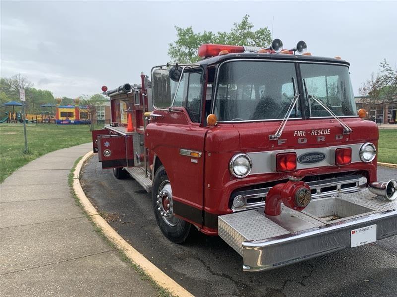 1980 Ford C800 Pumper - image 2
