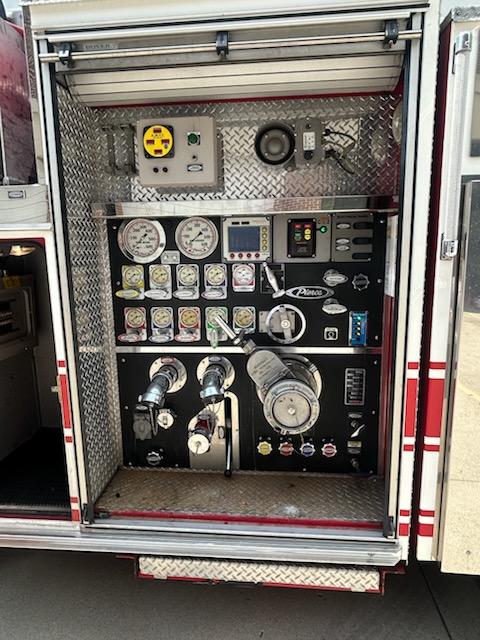 2001 Pierce Dash 100' Quint - image 6