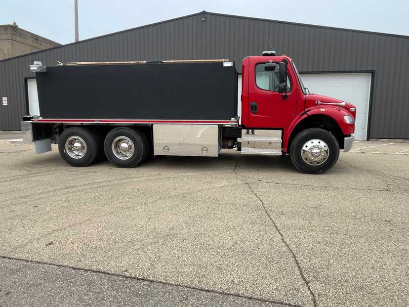 2018 Simon Fire Equipment Freightliner Tanker — photo 5