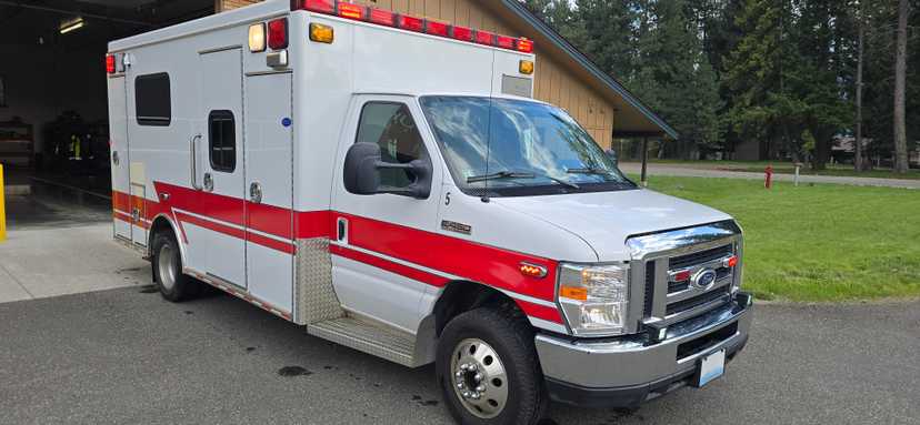 2015 Braun Ford Type III Ambulance — photo 7