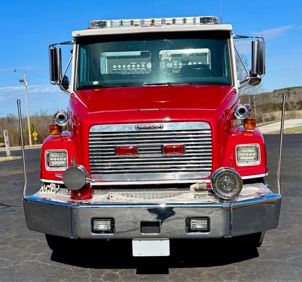 1996 Freightliner 3D Pumper - image 3