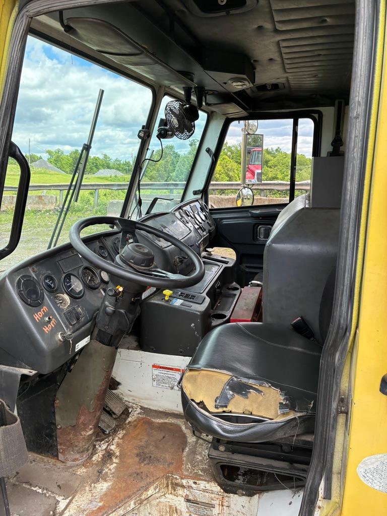 2010 CCC Heil Rear Loader - image 10