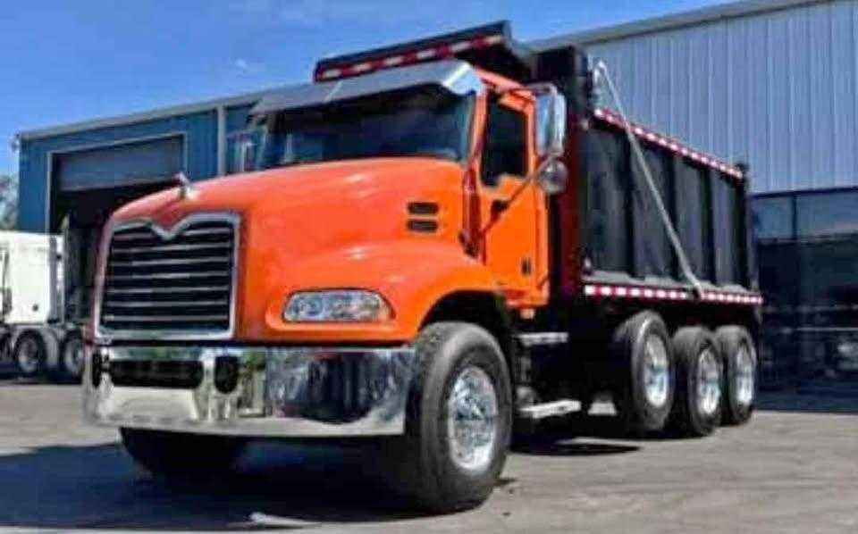 2012 Mack Pinnacle Dump Truck