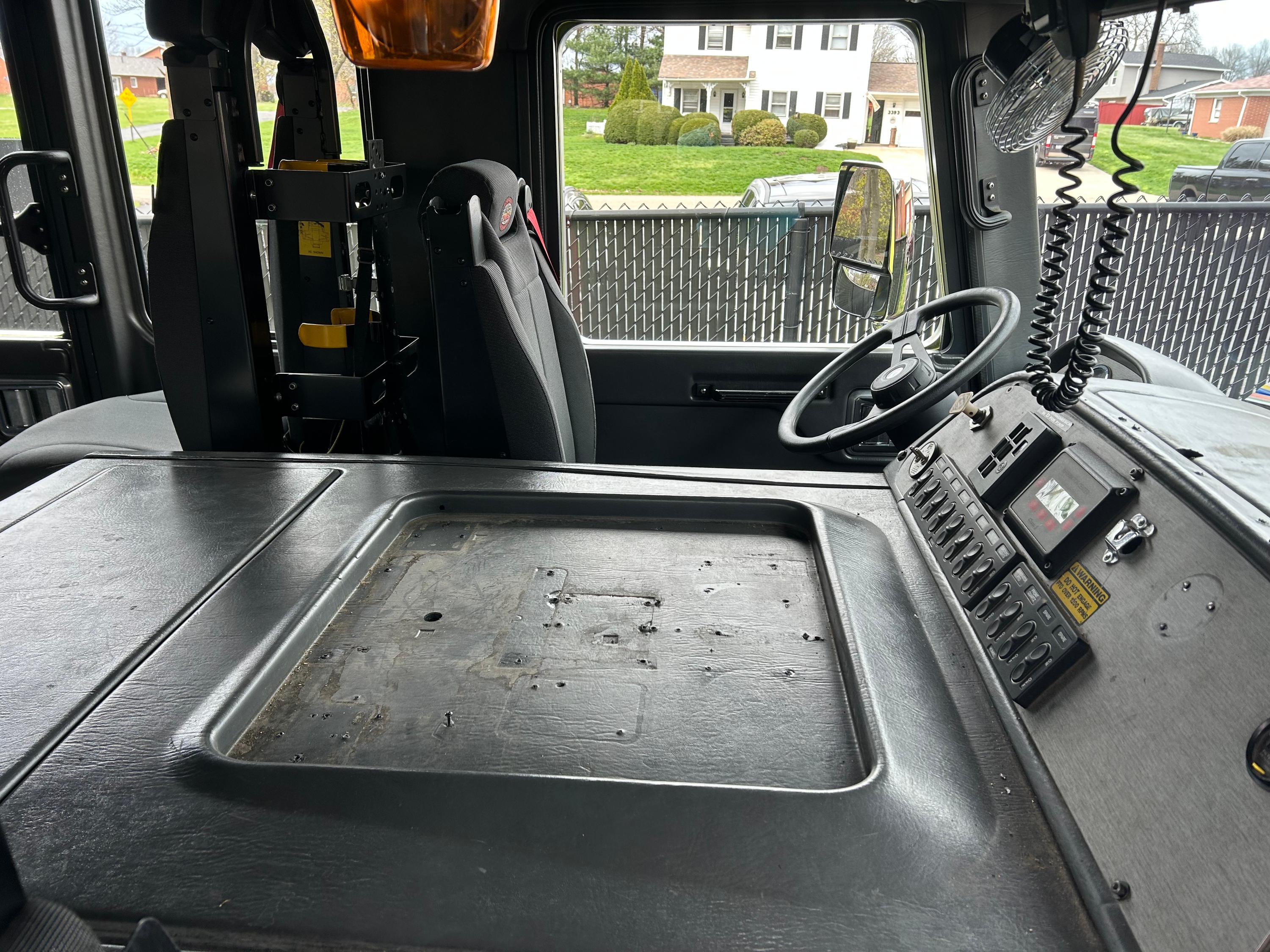 2005 KME Predator Pumper - image 40