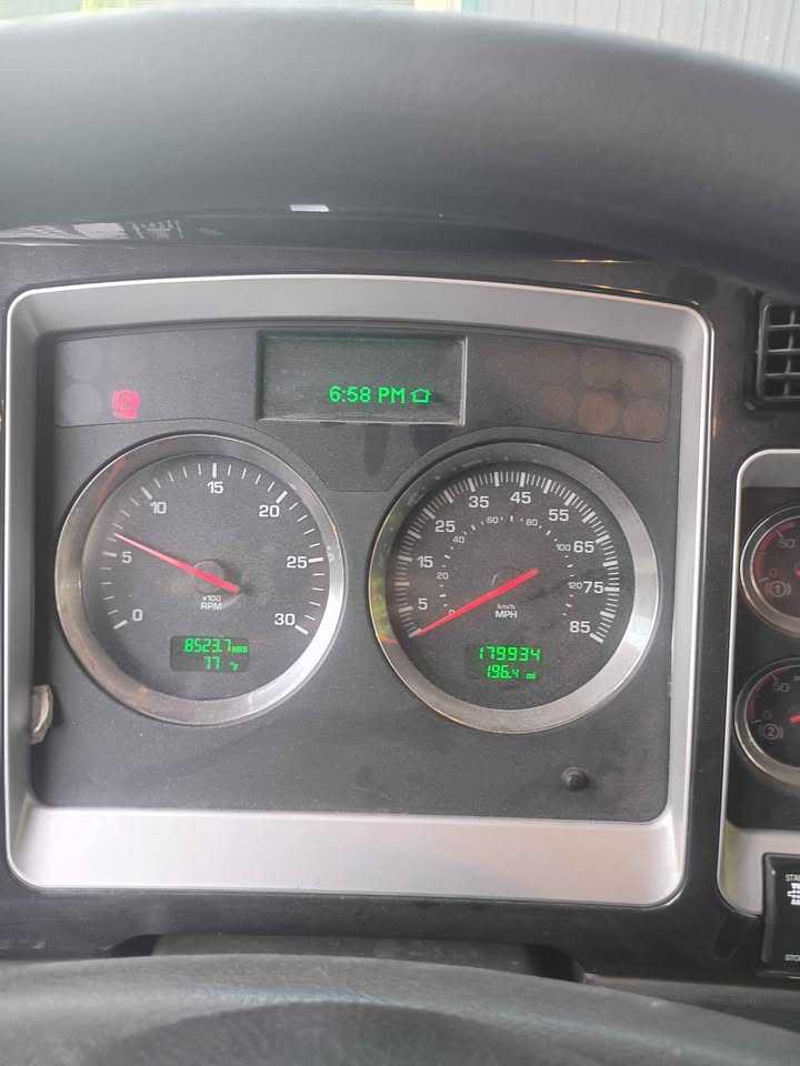 2019 Kenworth T800 — photo 6