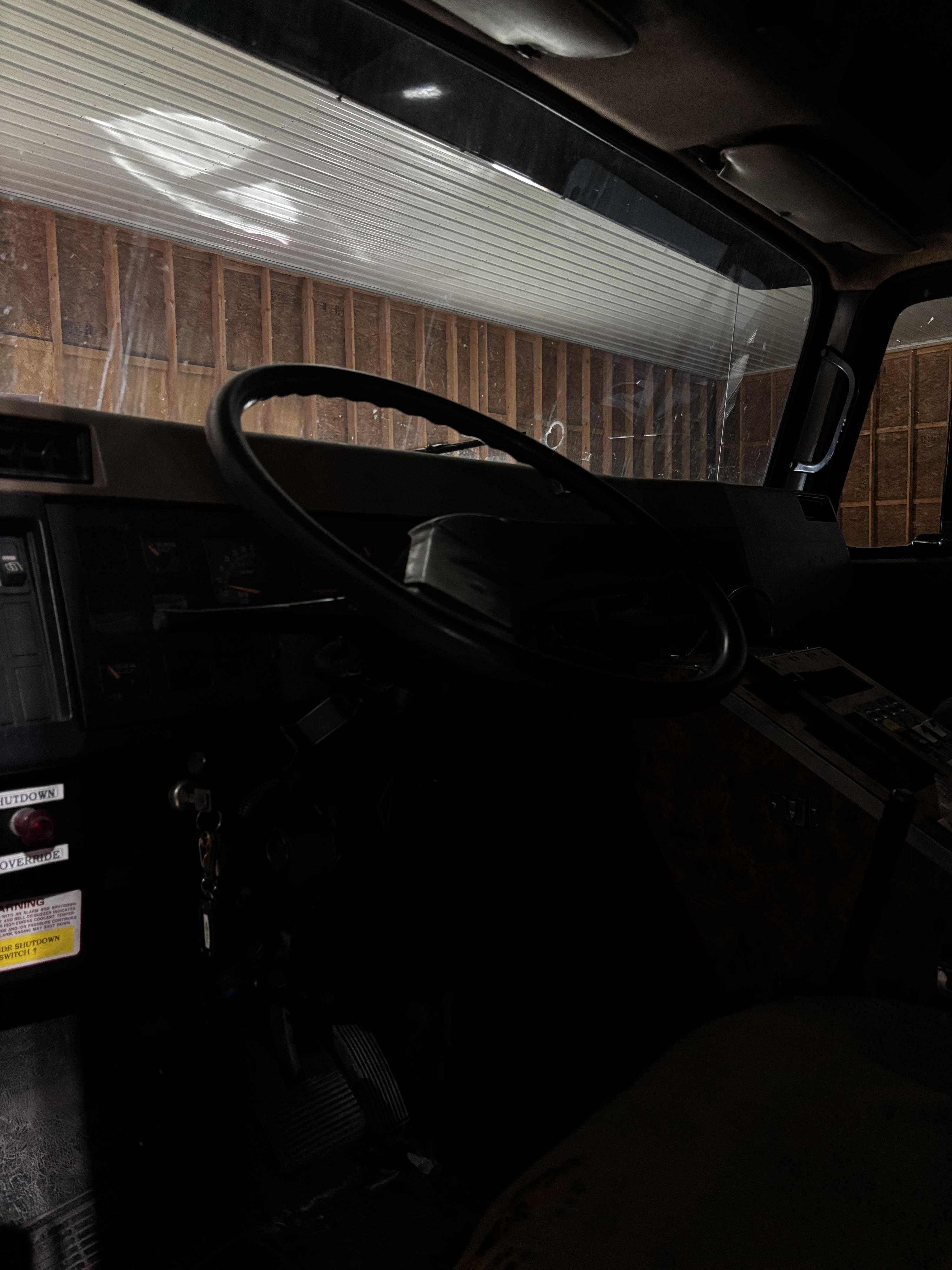 1991 International Type I Ambulance - image 4