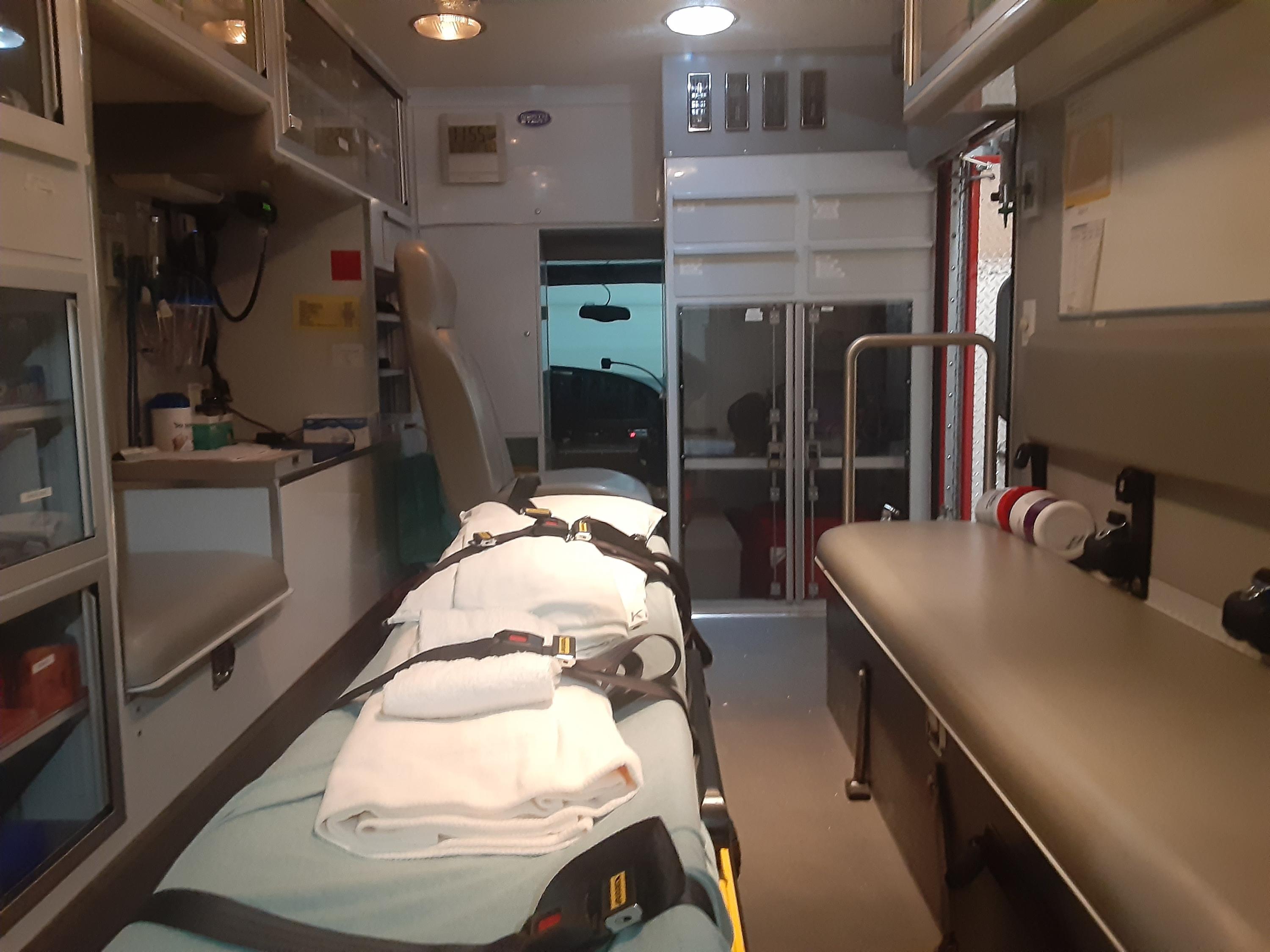 2006 Ford Type III Ambulance - image 6
