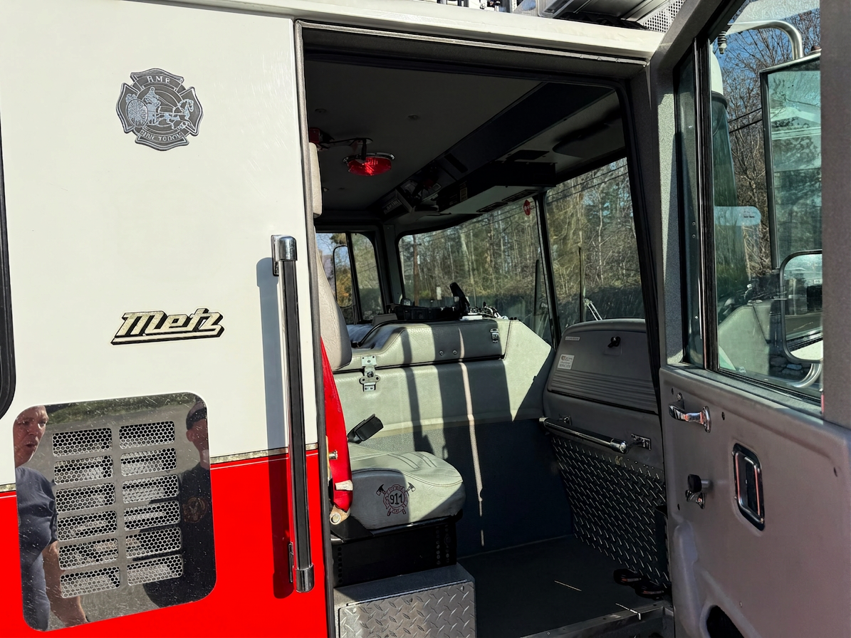 2000 HME Rosenbauer 105' Quint - image 15