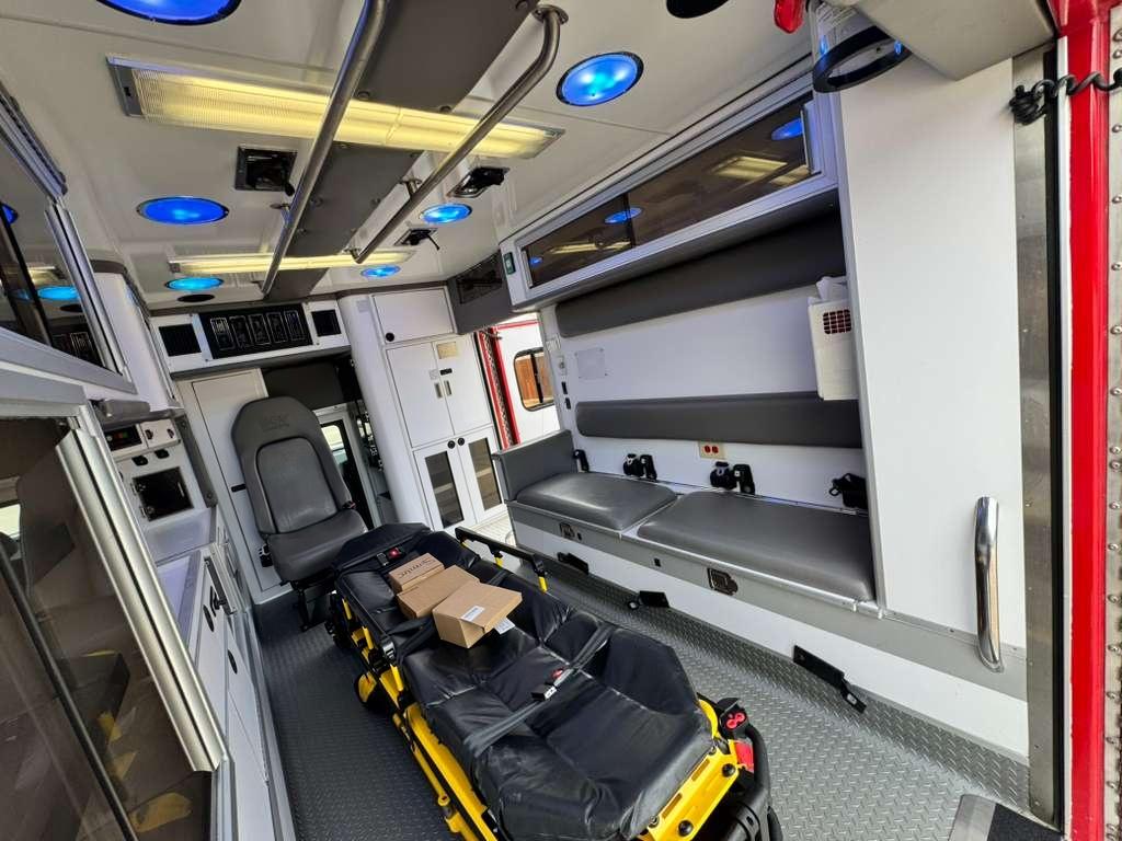 2014 REV Ford 4x4 Type I Ambulance - image 29