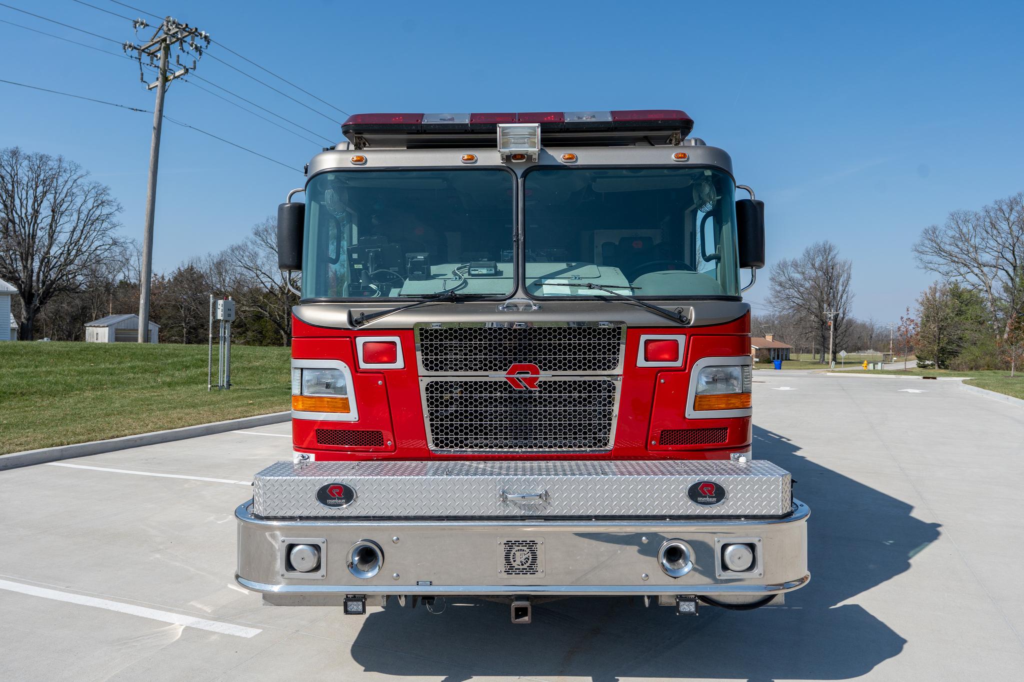 2005 Rosenbauer Spartan Rescue Pumper - image 5