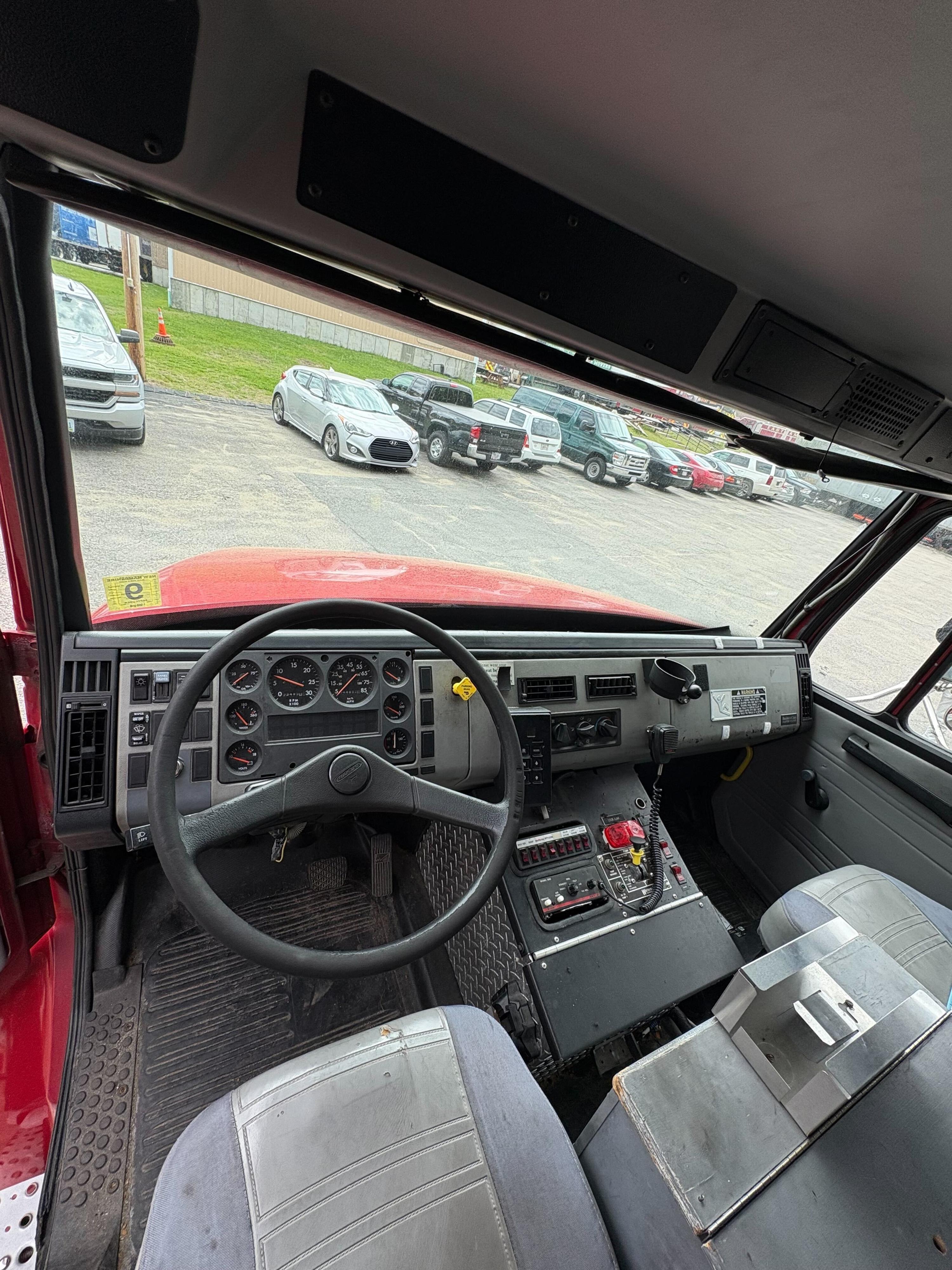 2000 Freightliner Pumper - image 11