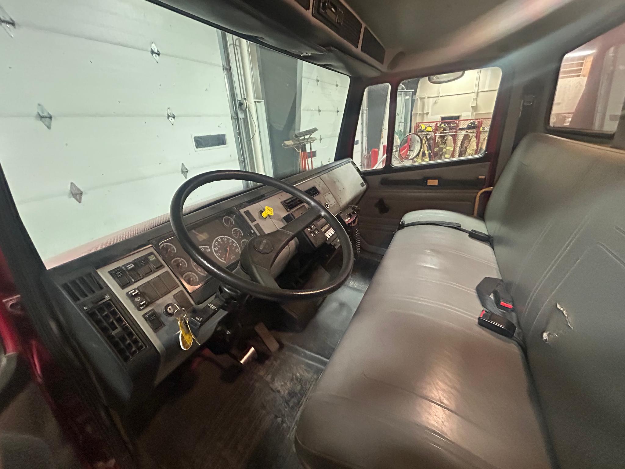 2000 MidWest Freightliner Pumper Tanker - image 5