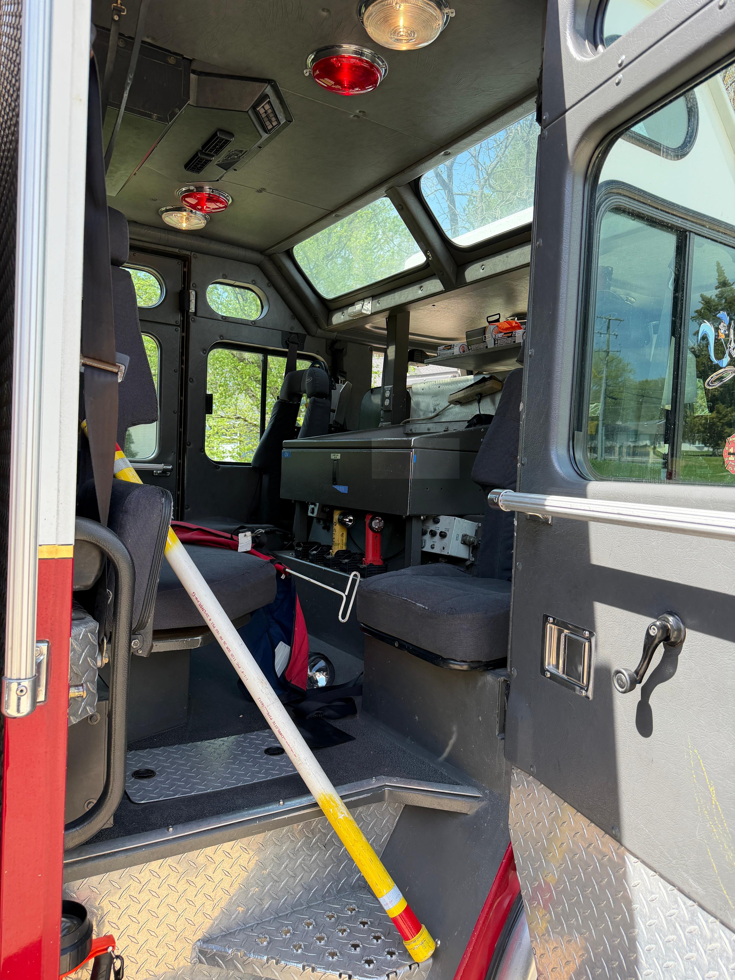 2002 E-One Cyclone Rescue Pumper - image 7