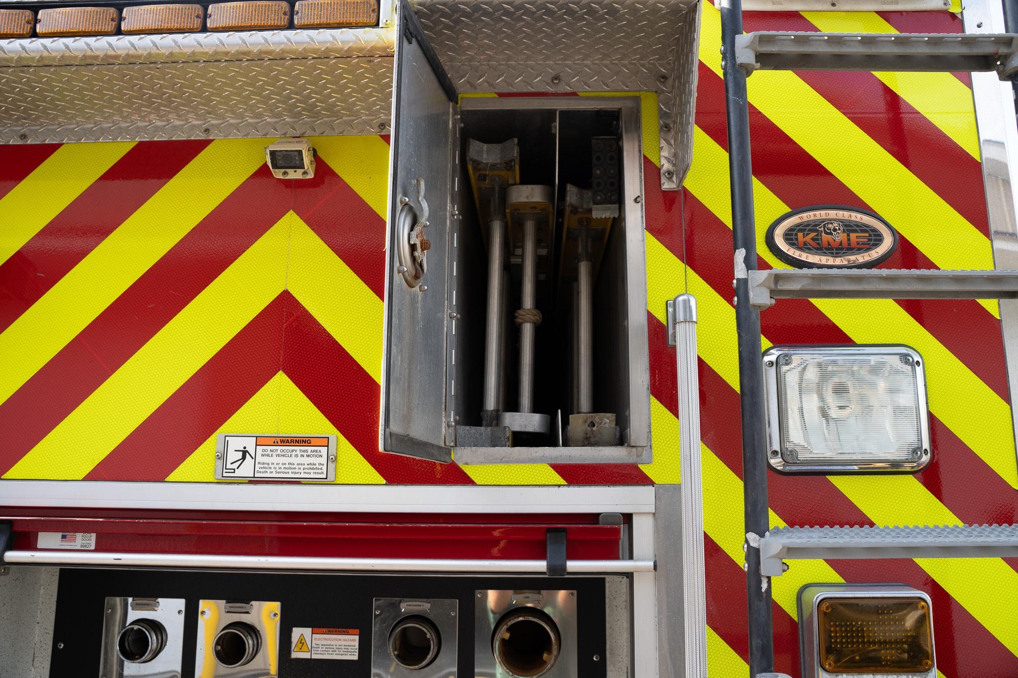 2009 KME Predator 4x4 Heavy Rescue - image 48