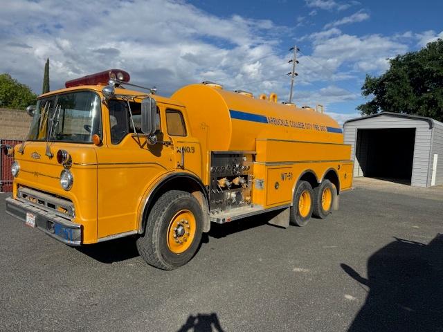 1985 Ford Pumper Tanker - image 1