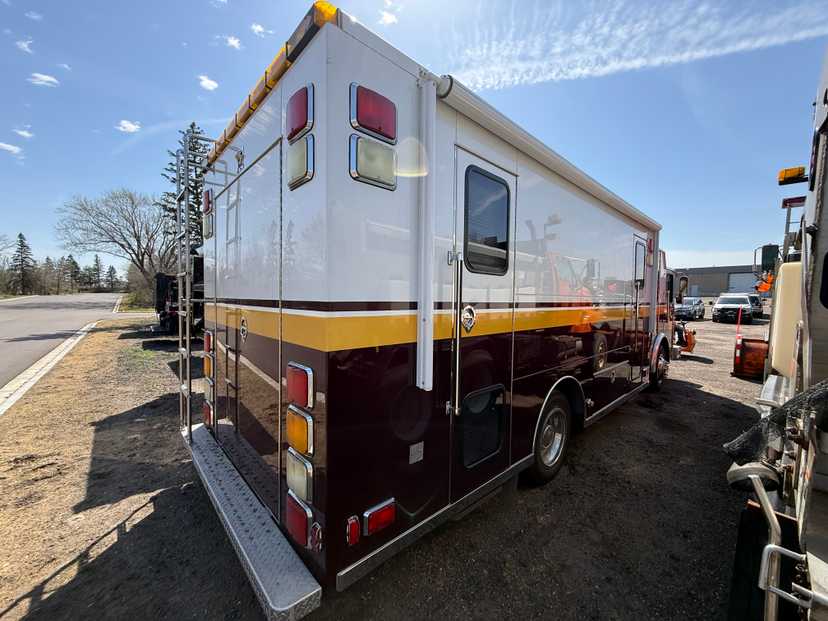 2001 E-One Command Center — photo 4