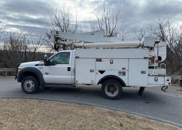 2015 Ford F550 Bucket Truck w/ Altec AT37G (42 ft) - image 8