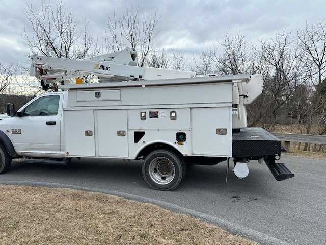 2018 Ram 5500 4x4 Bucket Truck w/ Altec AT40G Boom (45 ft) — photo 8