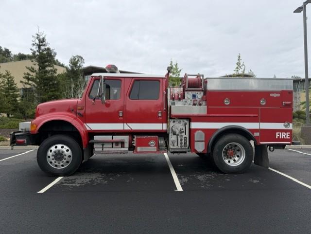 2001 International 4800 4x4 Pumper - image 1