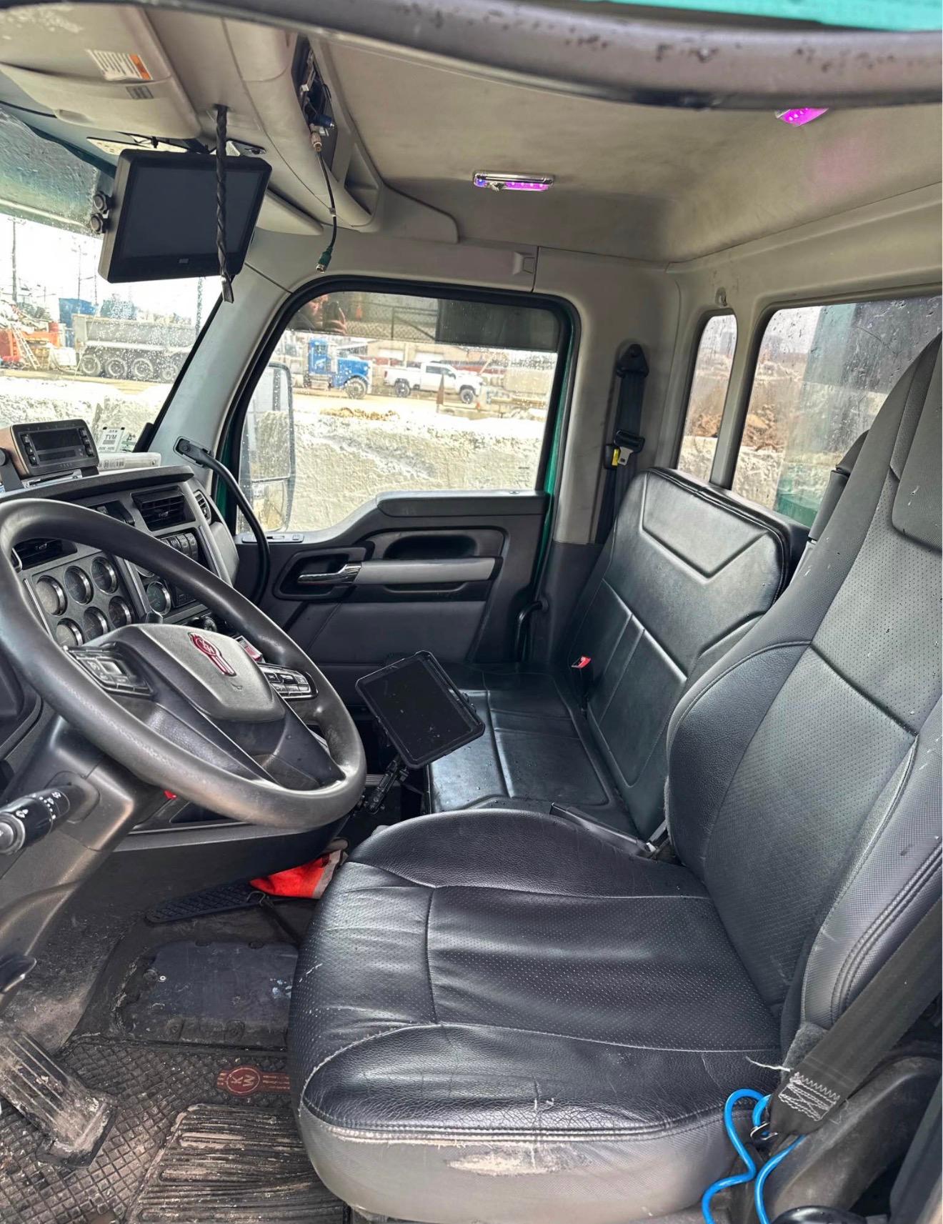 2023 Kenworth Leach Rear Loader - image 6