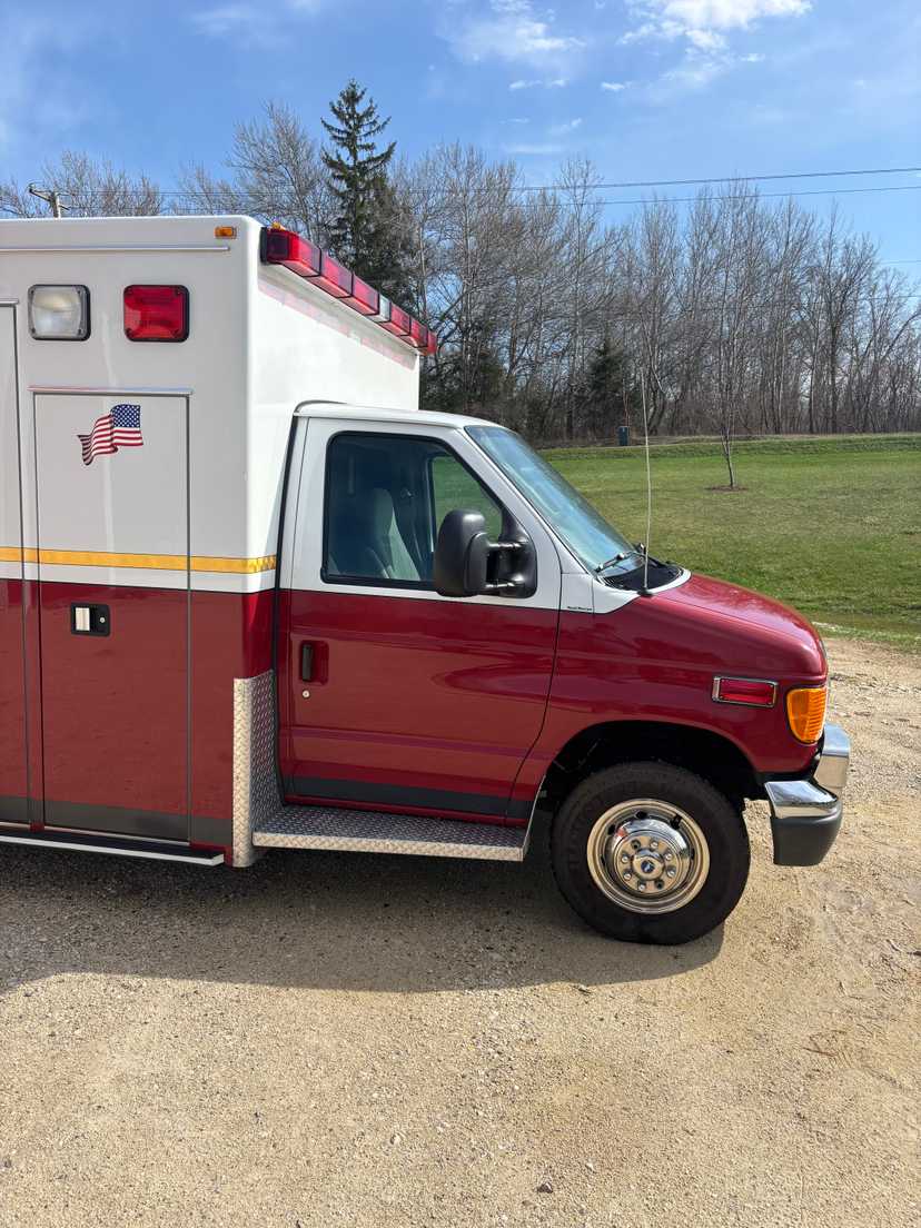 2006 Road Rescue Ford Type III Ambulance — photo 4