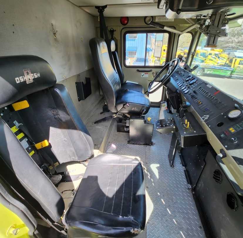 Oshkosh T1500 — photo 6