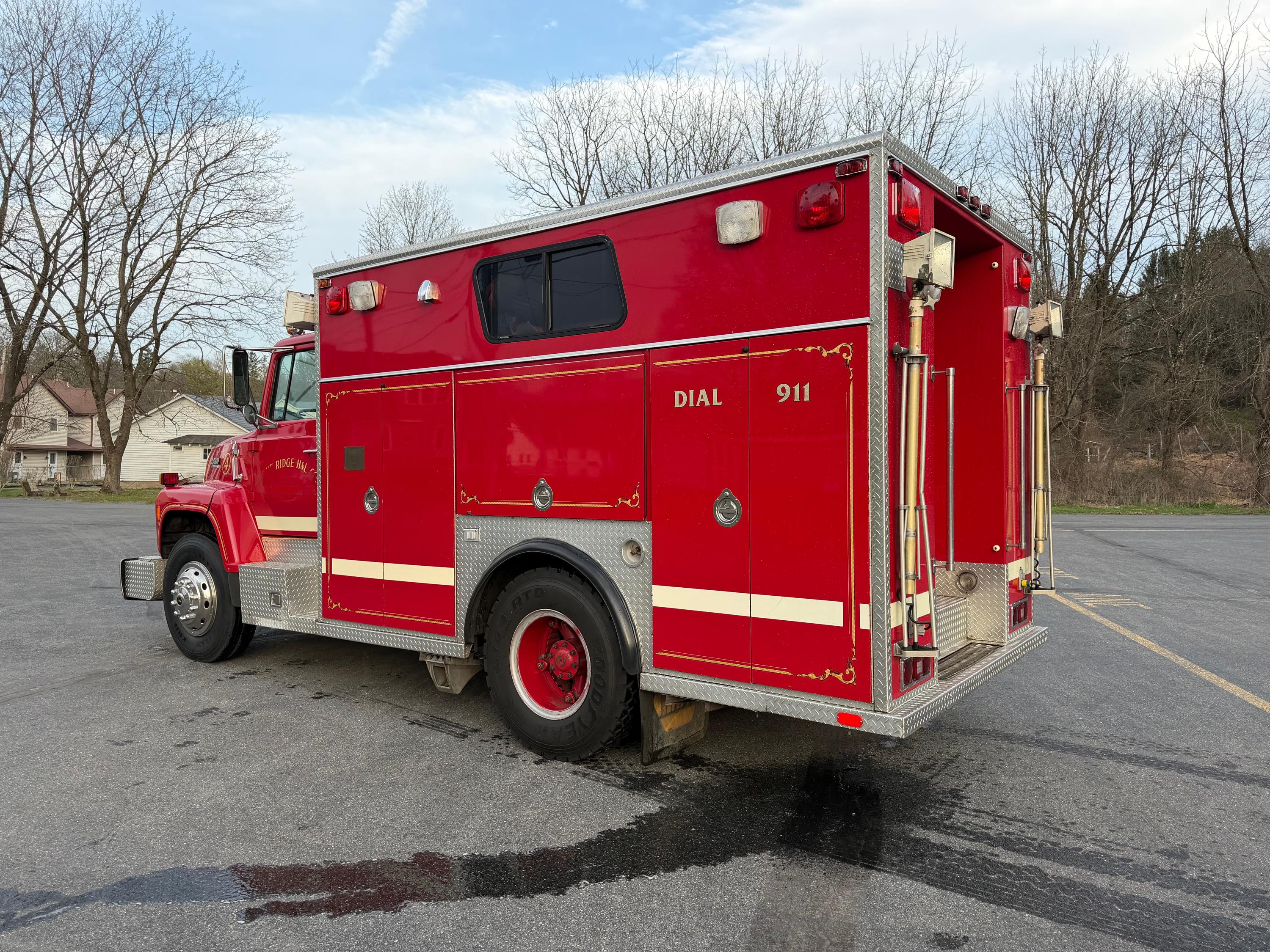 1987 Saulsbury Ford Light Rescue - image 6