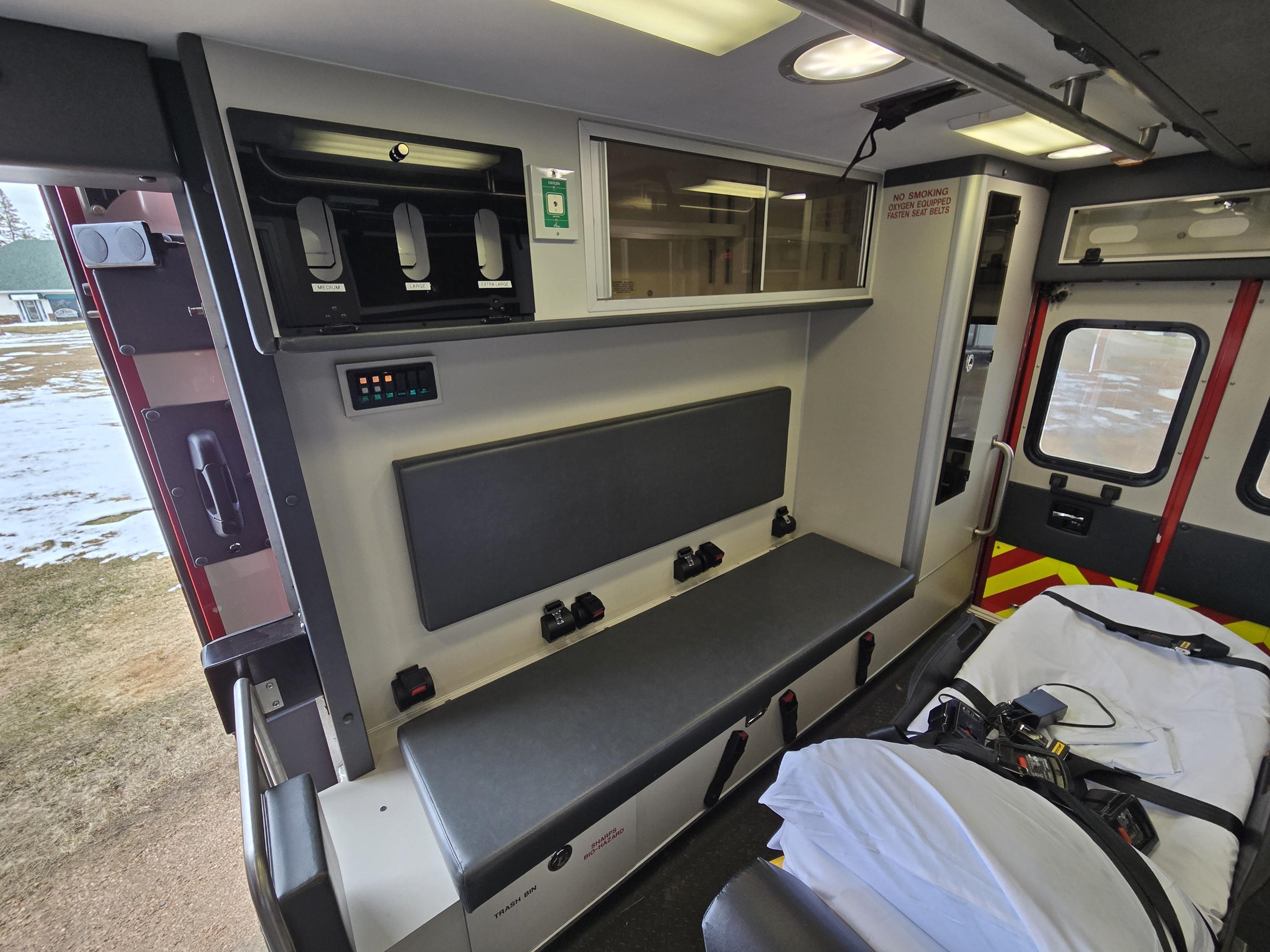 2015 PL-Custom Ford 4x4 Type I Ambulance - image 17
