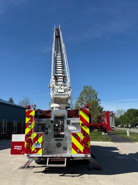 1998 Pierce Freightliner 65' Aerial - image 27