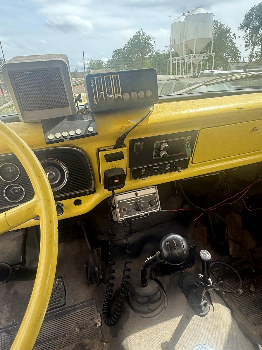 1978 Ford F700 Tanker - image 10