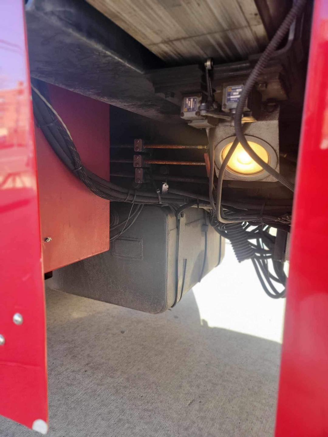 2002 American LaFrance Eagle 85' Tower - image 34