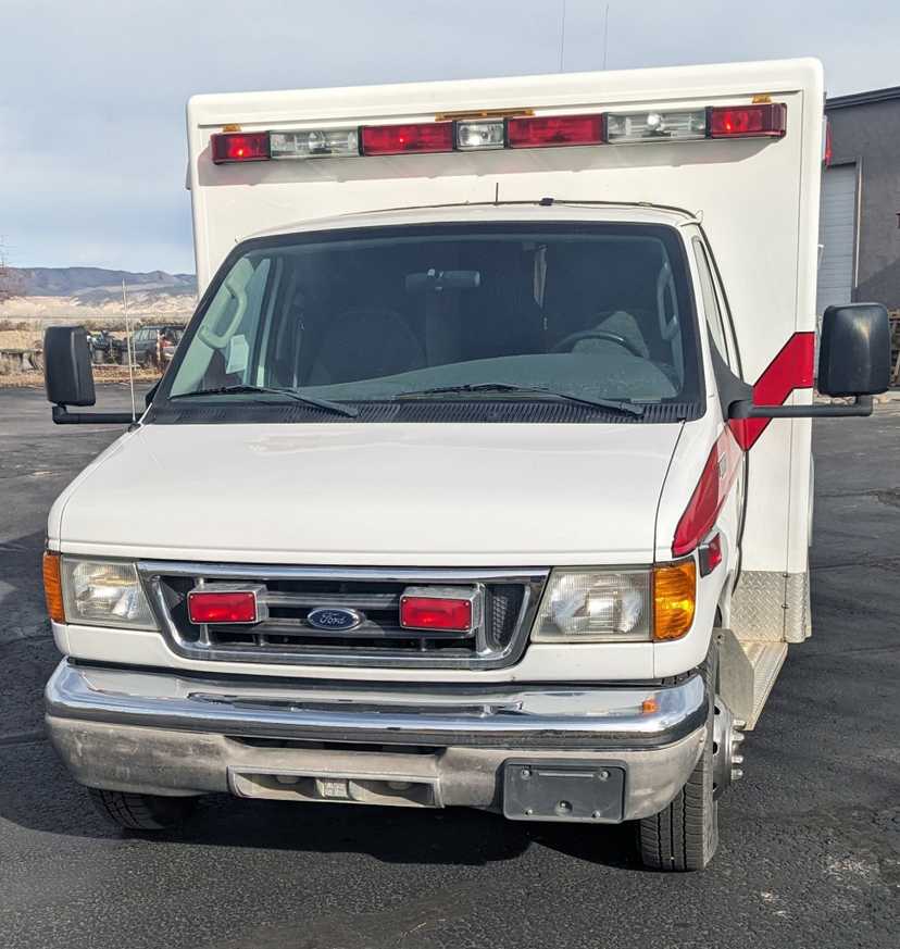 2003 McCoy Miller Ford Type III Ambulance — photo 2