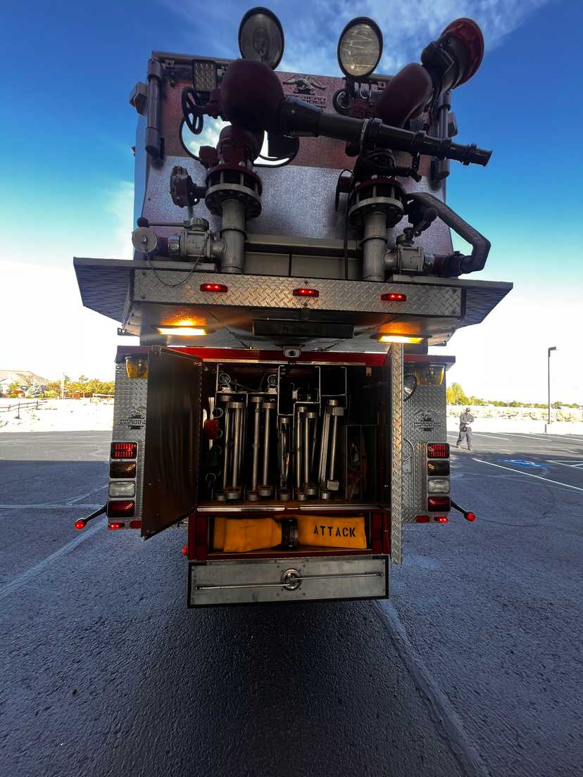 2003 American LaFrance 100' Aerial — photo 4