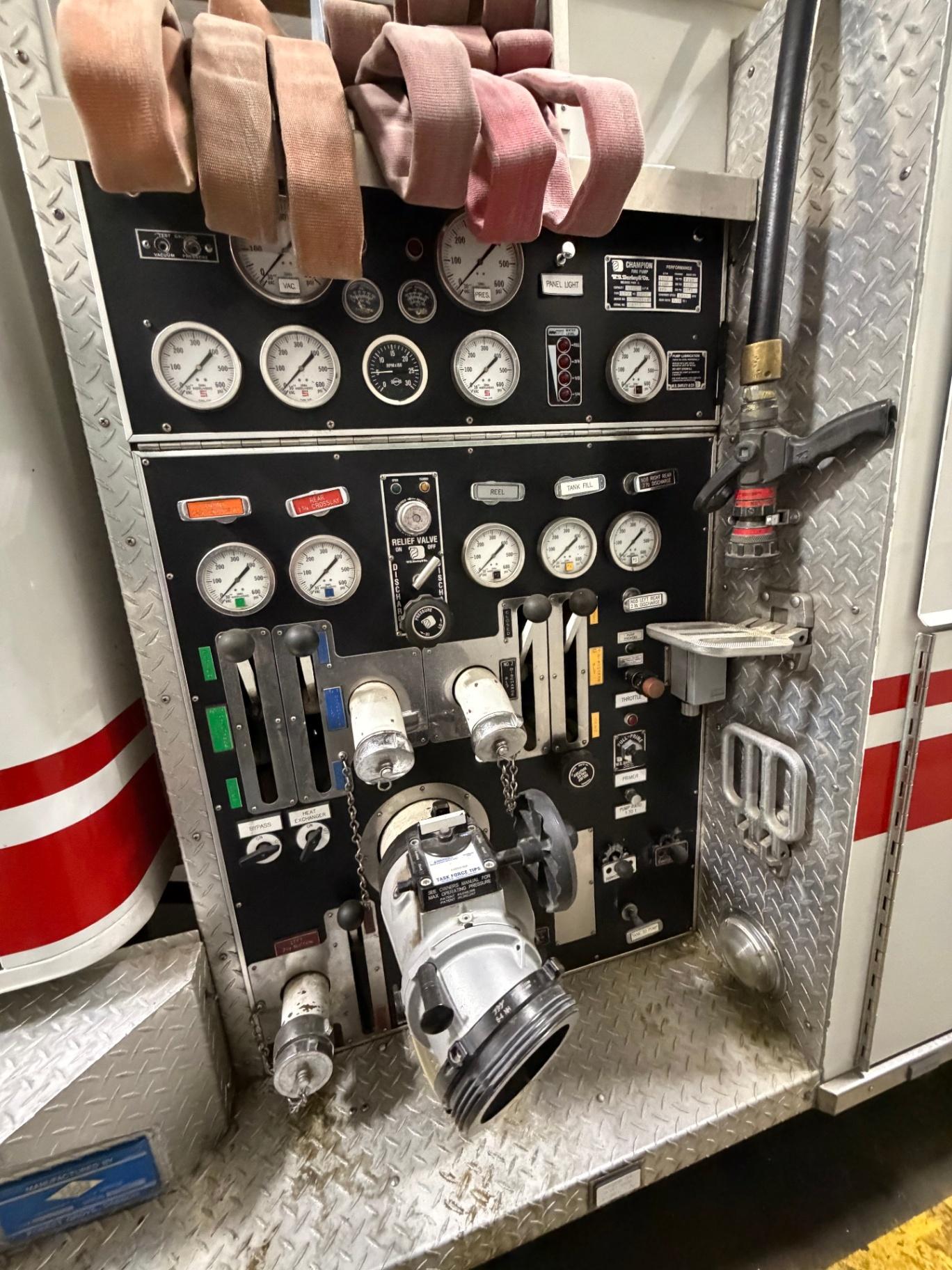 1992 H&W International Pumper - image 11