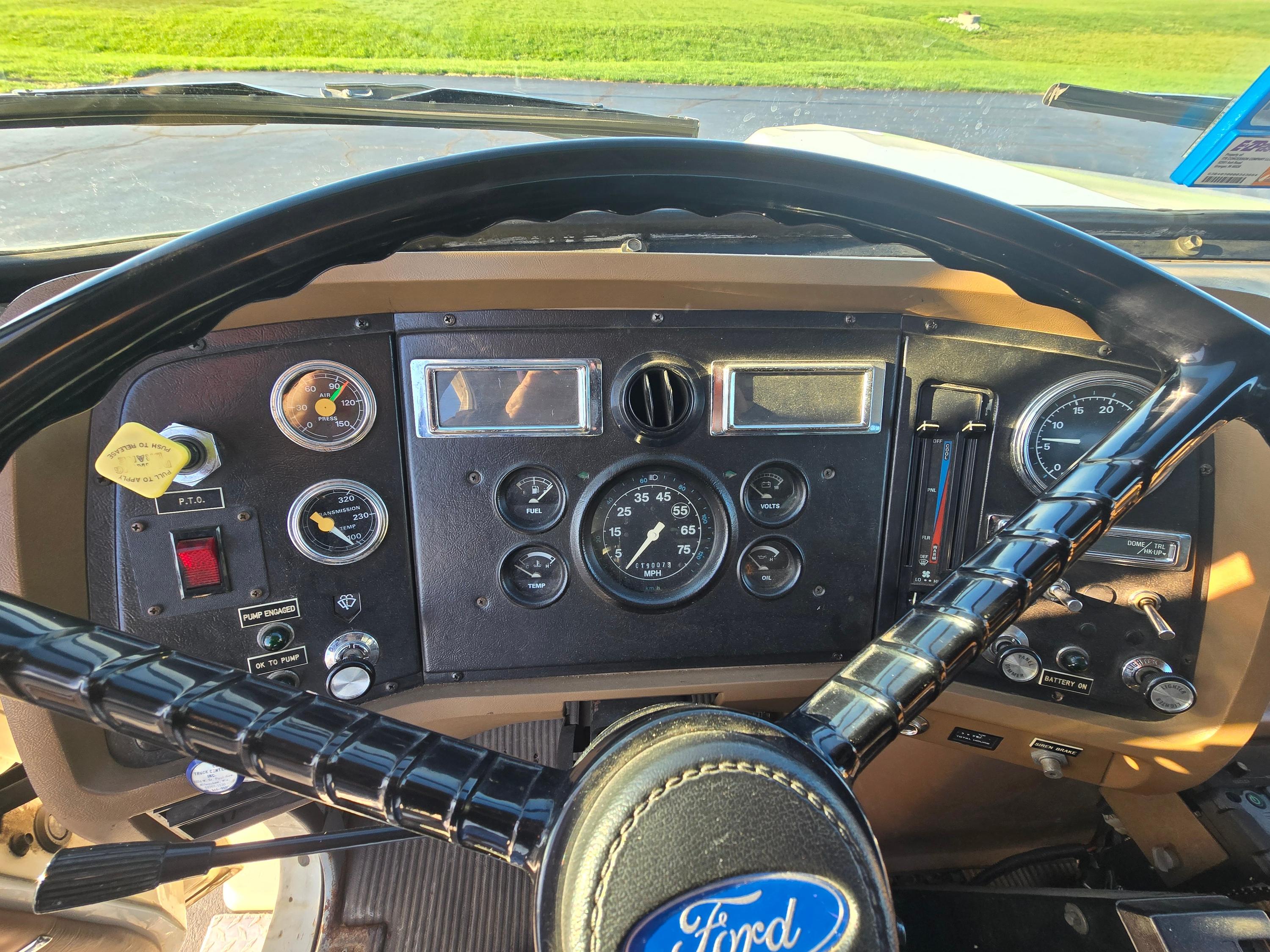 1993 Ford L8000 Pumper Tanker - image 7