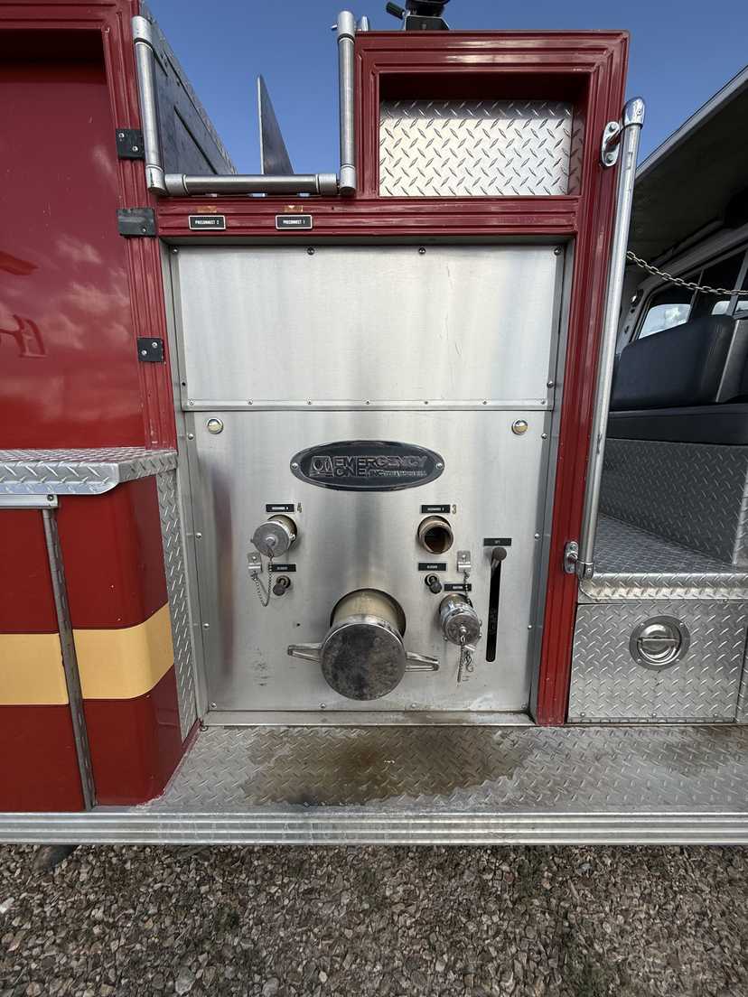 1986 E-One Ford Pumper — photo 2