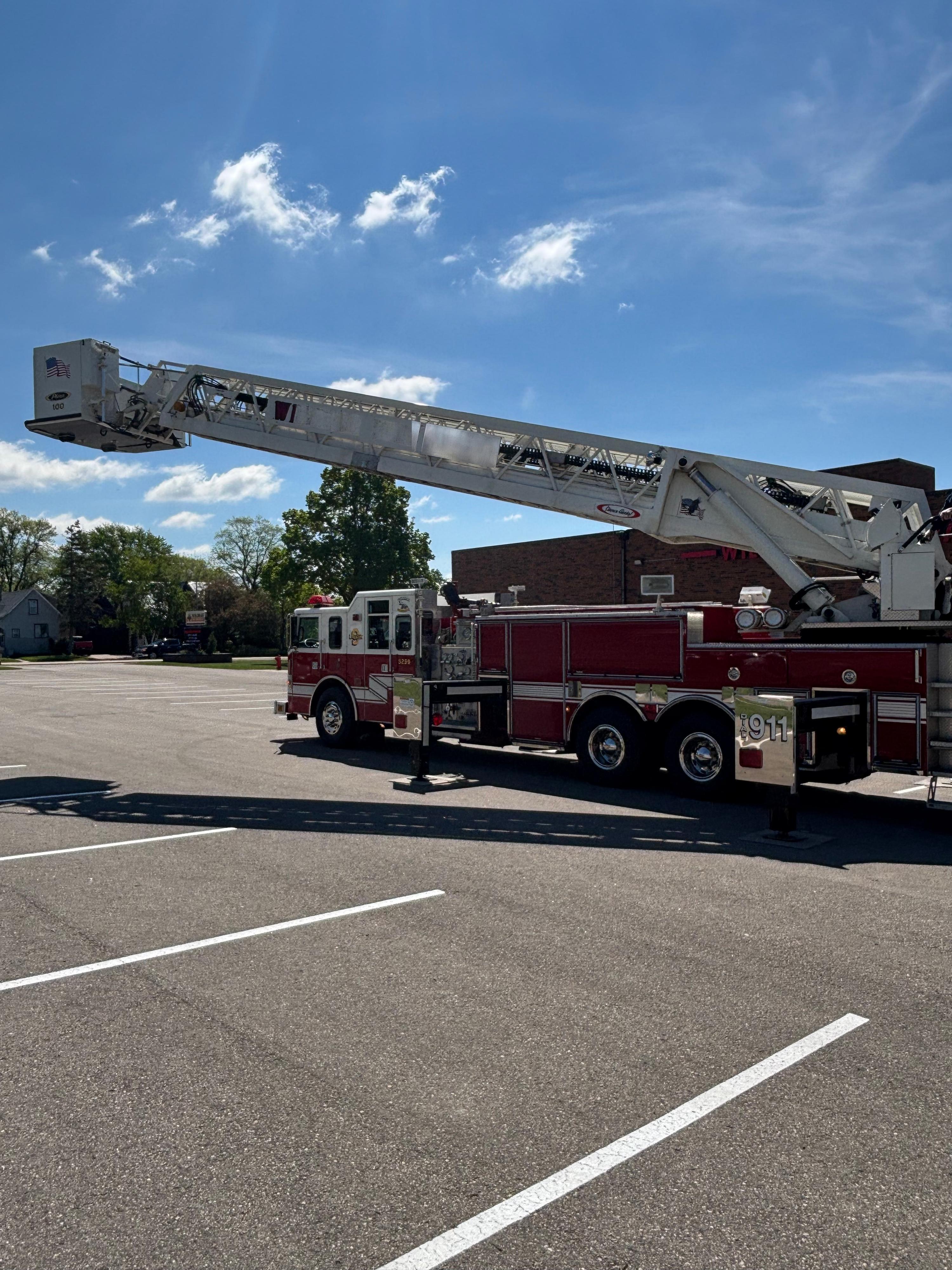 1999 Pierce 100' Aerial - image 11