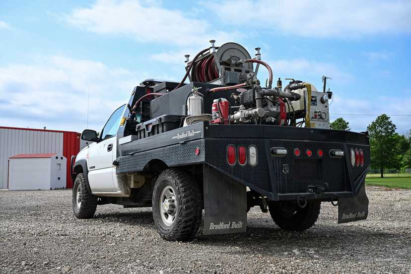 2003 Chevrolet 2500HD 4x4 Brush Truck — photo 2