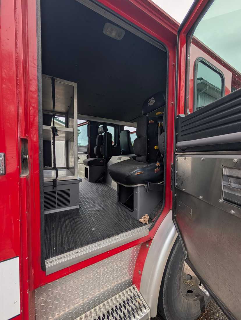 2000 American LaFrance Metropolitan Pumper — photo 7