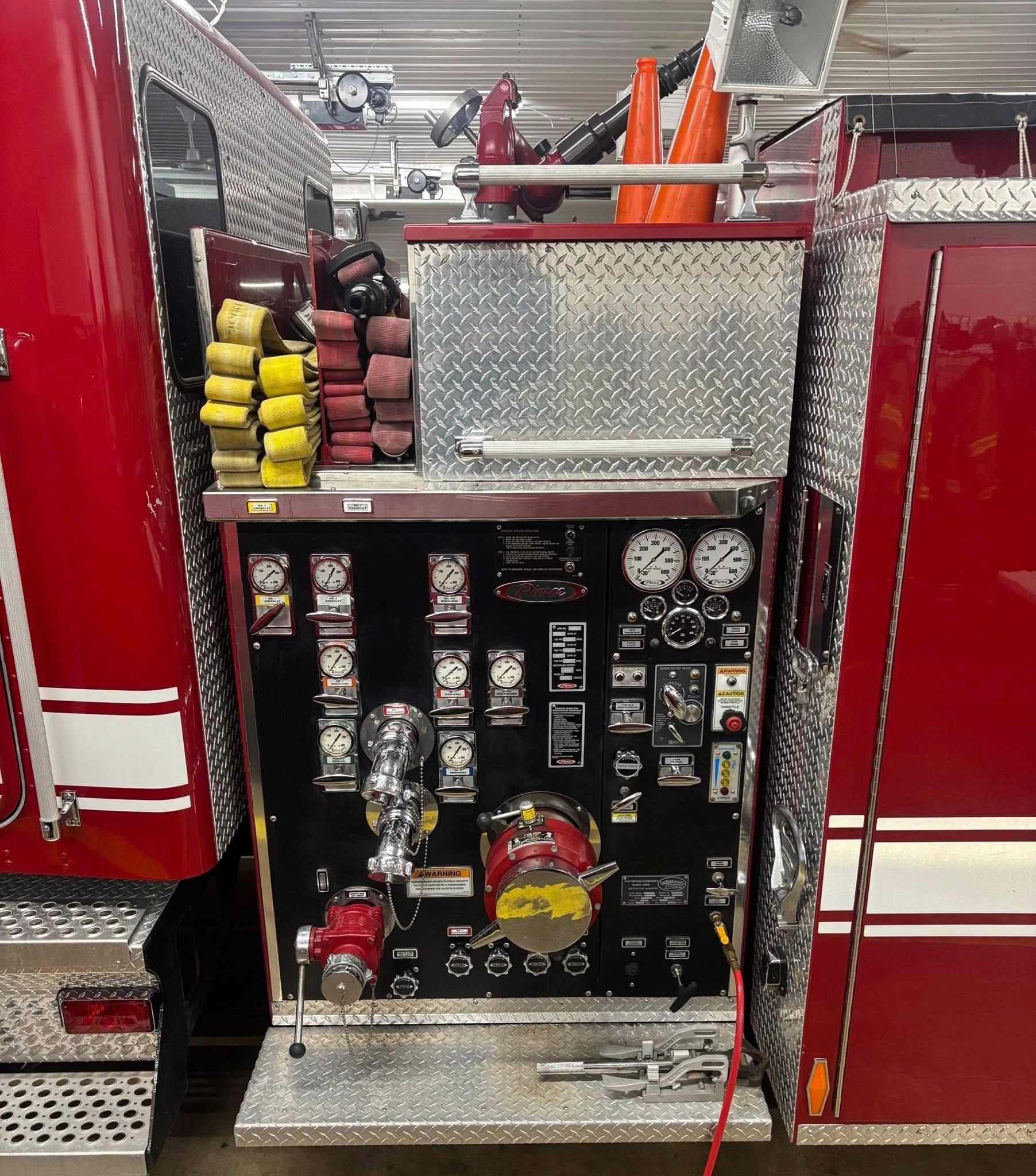 2000 Pierce Kenworth Pumper - image 7
