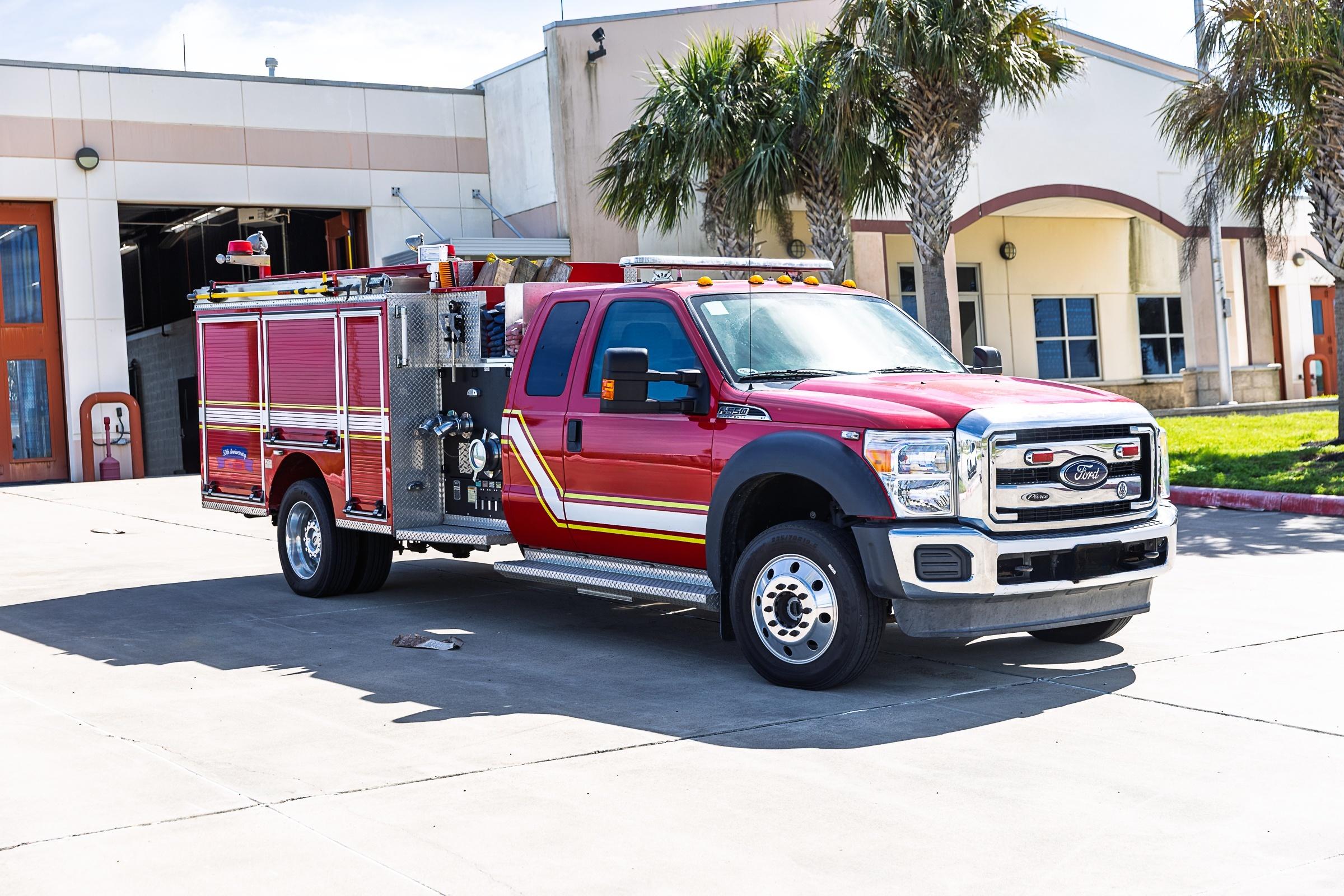 2013 Pierce Ford 4x4 Mini Pumper - image 1