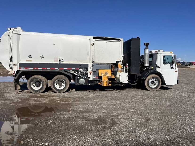 2013 Mack Labrie Automated Side Loader — photo 6