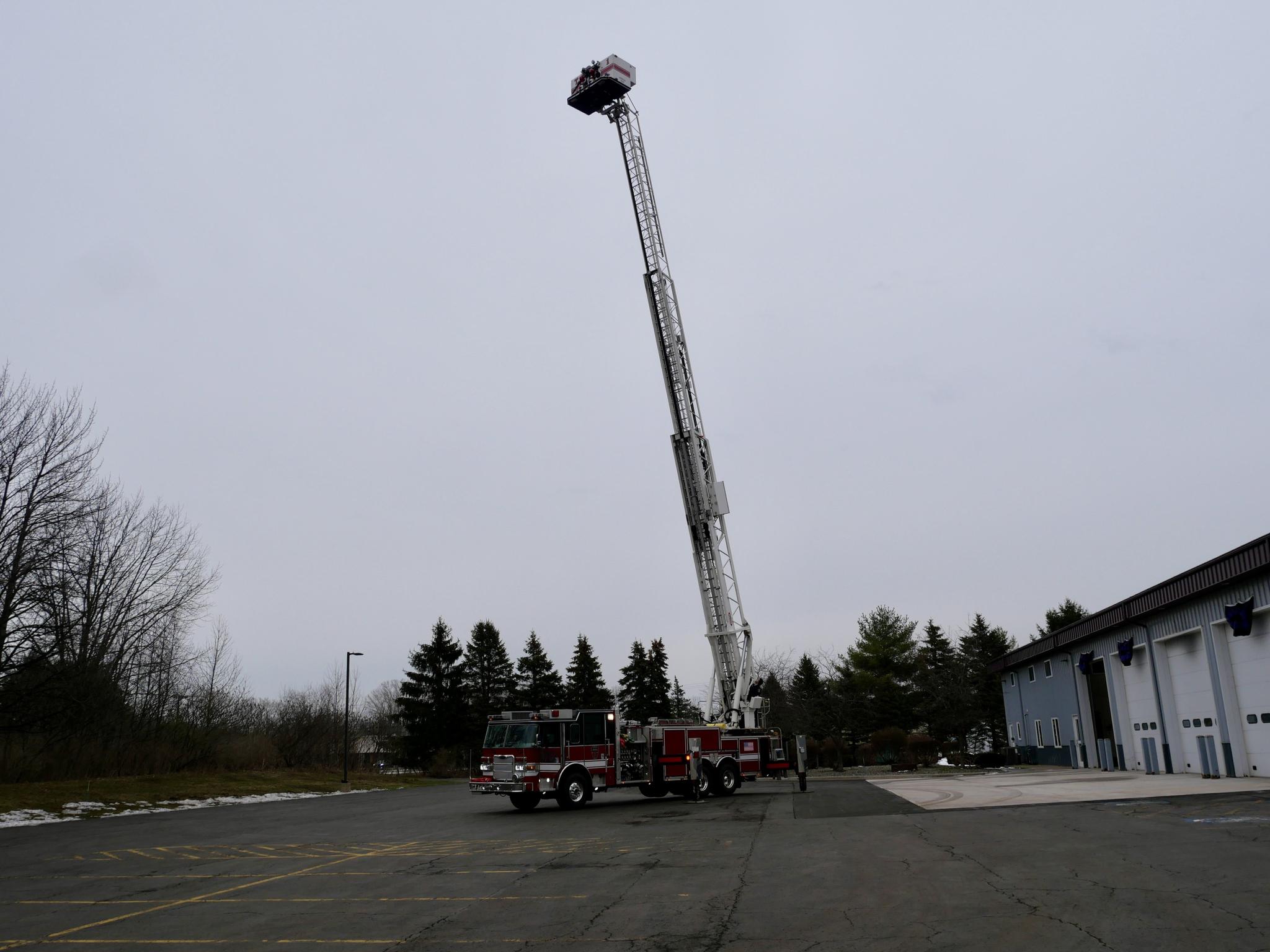 2008 Pierce Arrow XT 100' Quint - image 4