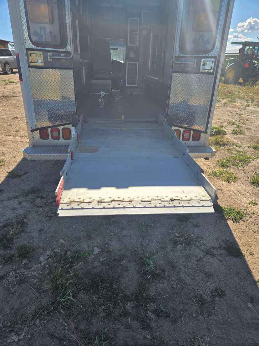 2002 Wheeled Coach Ford Type III Ambulance — photo 5