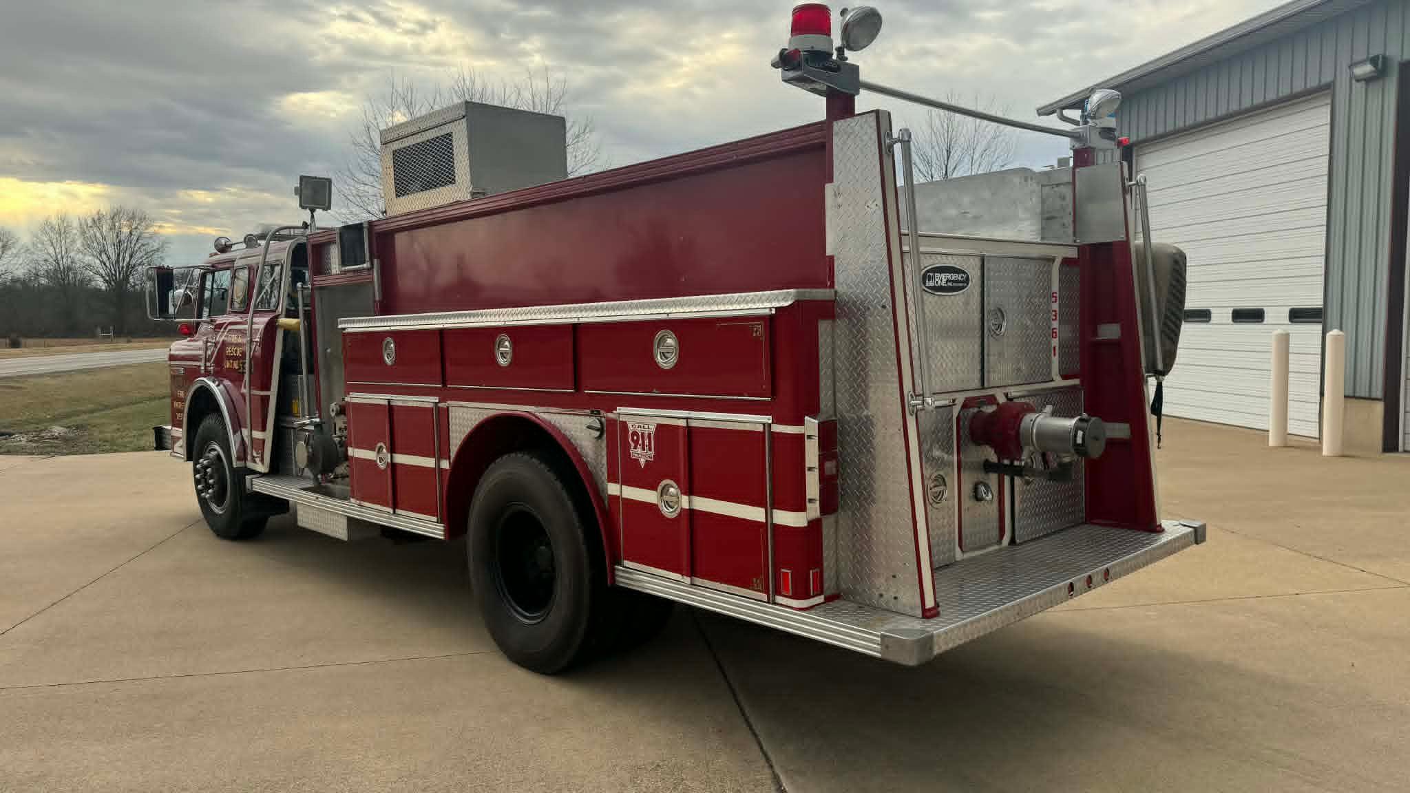 1984 E-One Ford Pumper Tanker - image 7