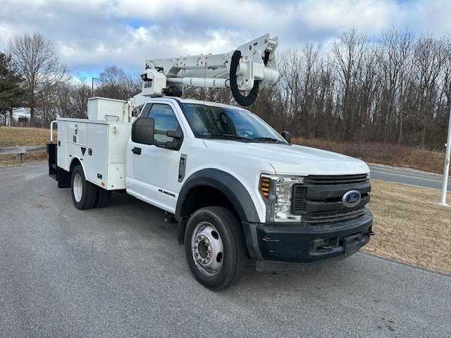 2018 Ford F550 Bucket Truck w/ Altec AT40G Boom (45 ft)