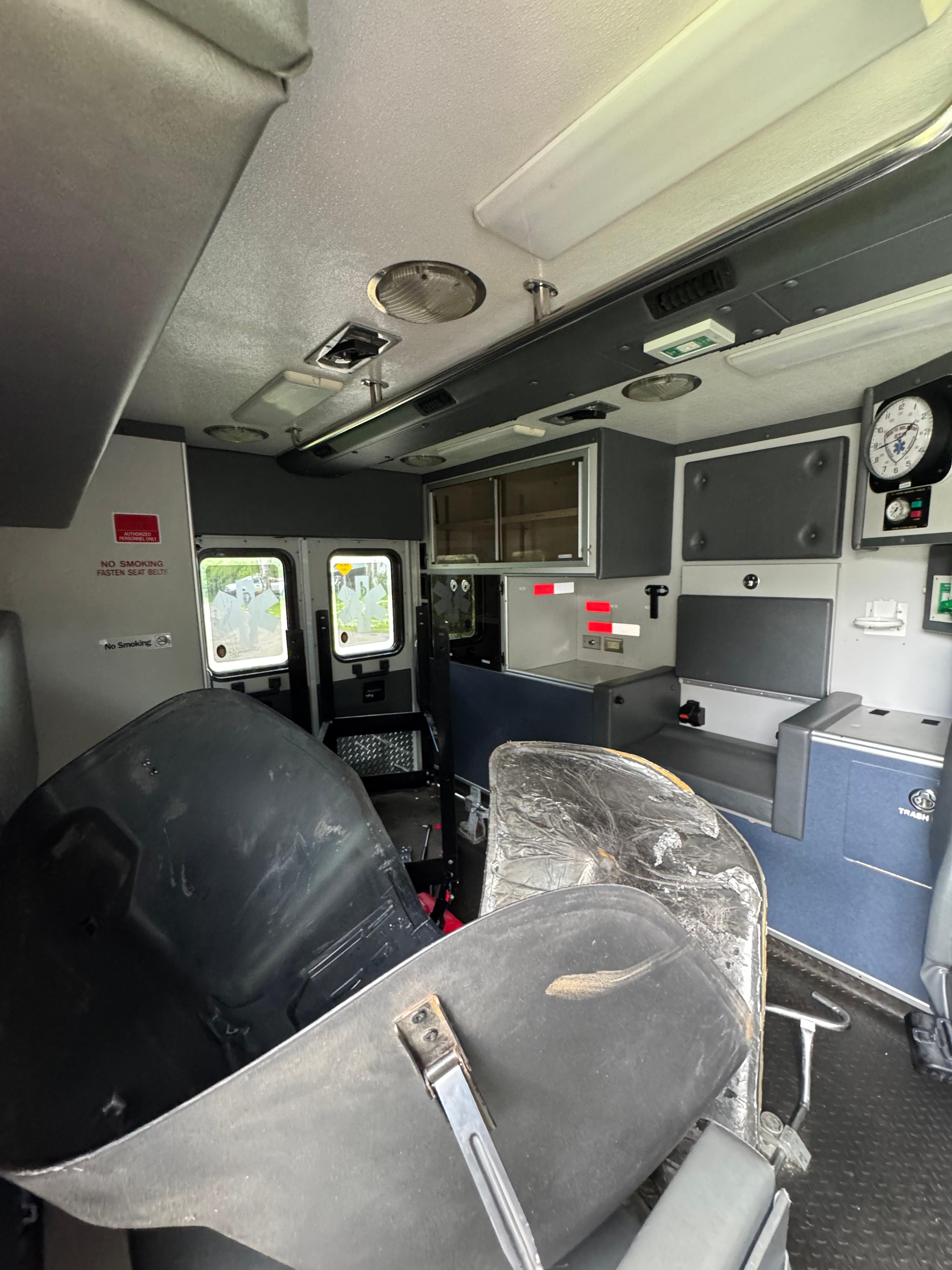 2006 Horton Ford Type III Ambulance - image 10