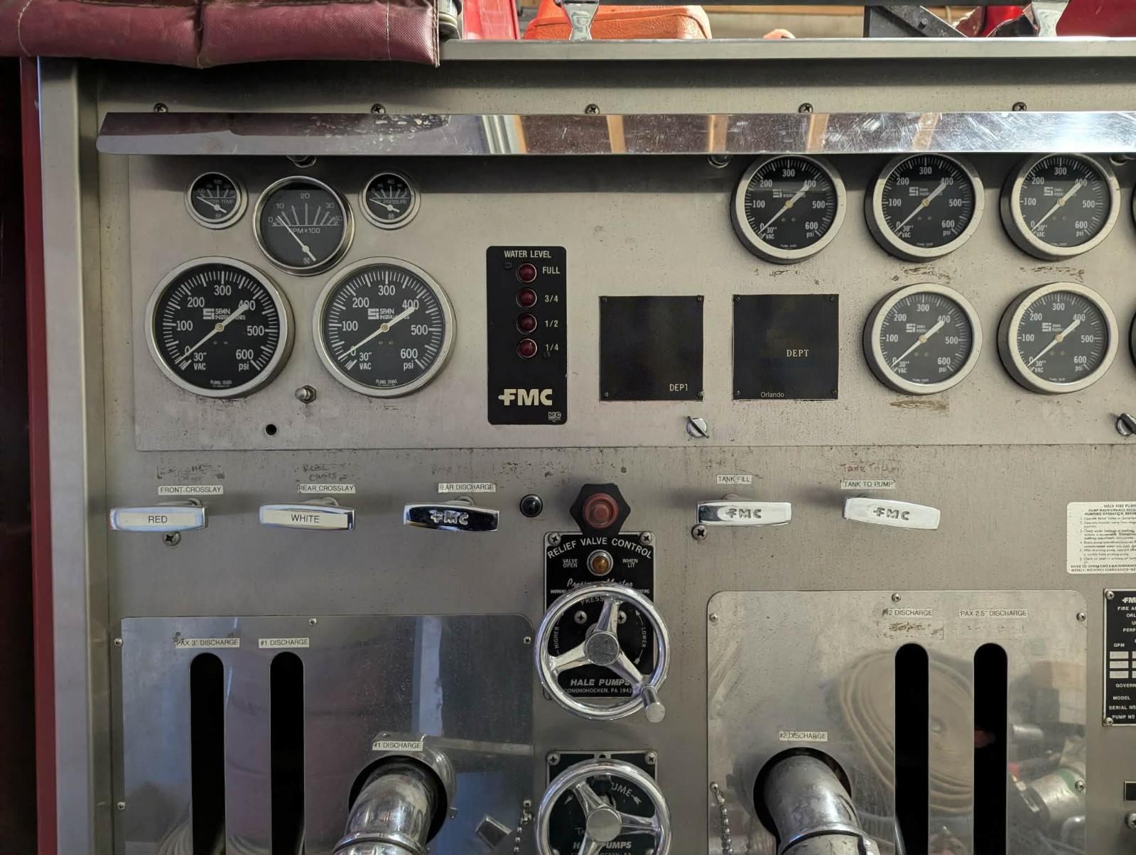 1990 FMC Pumper Tanker - image 8