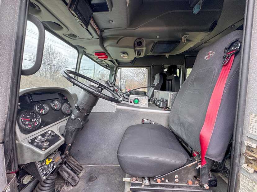 2004 Smeal Spartan Pumper — photo 6