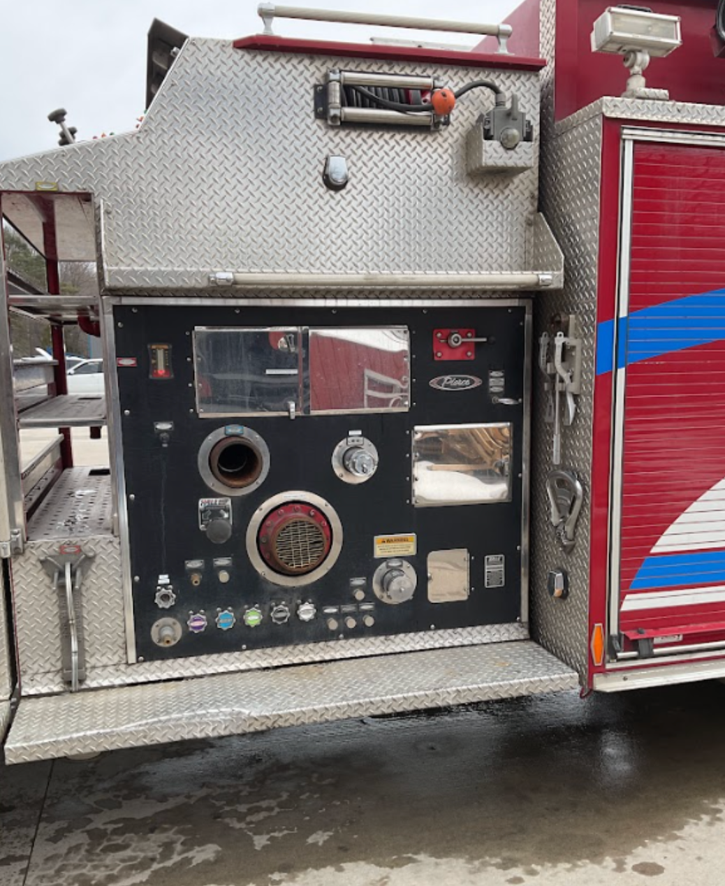 2003 Pierce Tilt Cab Pumper - image 39